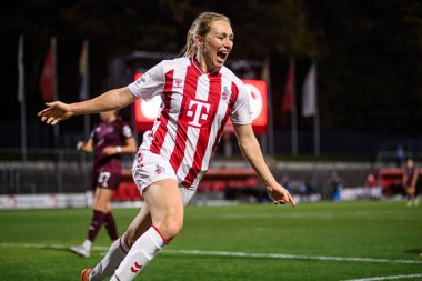 COLOGNE, ALMANY - 31 EKİM, 2025: Pauline Bremer - 1.FC Koeln-1 Kadınlar Bundesliga maçı. FC Nuernberg, Franz Kremer Stadyumu