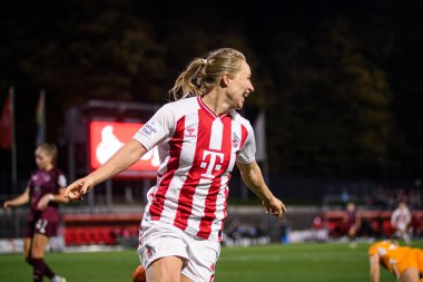 COLOGNE, ALMANY - 31 EKİM, 2025: Pauline Bremer - 1.FC Koeln-1 Kadınlar Bundesliga maçı. FC Nuernberg, Franz Kremer Stadyumu