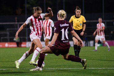 COLOGNE, GERMANY - 31 EKİM, 2025: 1.FC Koeln 'e karşı 1.FC Women Bundesliga maçı. FC Nuernberg, Franz Kremer Stadyumu