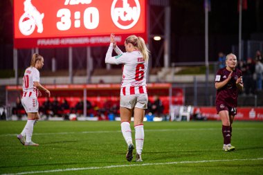COLOGNE, ALMANY - 31 EKİM, 2025: Sandra Maria Jessen - 1.FC Koeln 'e karşı 1.FC Bayanlar Bundesliga maçı. FC Nuernberg, Franz Kremer Stadyumu