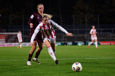 COLOGNE, ALMANY - 31 EKİM, 2025: Sandra Maria Jessen, Oliwia Wos - Kadınlar Bundesliga 1.FC Koeln 1. FC Nuernberg, Franz Kremer Stadyumu