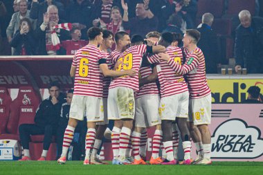 COLOGNE, GERMANY - 2 Kasım 2025: Kutlama, gol - 1.FC Koeln-Hamburger SV maçı Rhein Energie Stadion 'da.