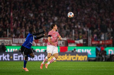 COLOGNE, GERMANY - 2 Kasım 2025: Jakub Kaminski - 1.FC Koeln-Hamburger SV maçı Rhein Energie Stadion 'da.