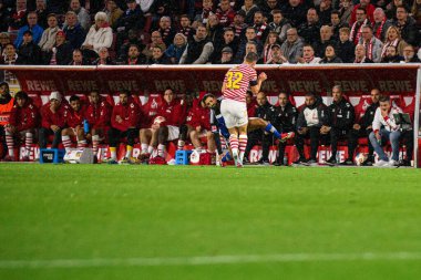 COLOGNE, GERMANY - 2 NOVEMBER, 2025: Kristoffer Lund, takım yedek kulübesi - 1.FC Koeln-Hamburger SV maçı Rhein Energie Stadion 'da.