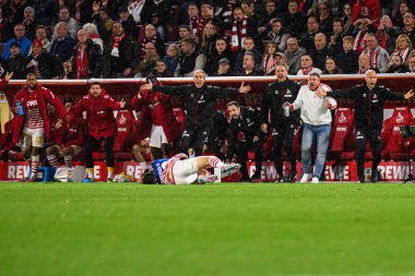 COLOGNE, GERMANY - 2 NOVEMBER, 2025: Kristoffer Lund, takım yedek kulübesi - 1.FC Koeln-Hamburger SV maçı Rhein Energie Stadion 'da.