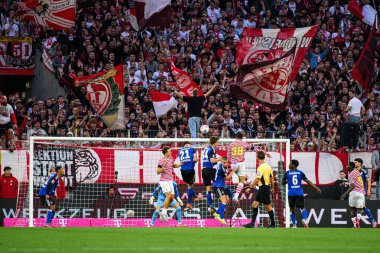 COLOGNE, GERMANY - 2 Kasım 2025 - Rhein Enerji Stadyumu 'nda Bundesliga 1.FC Koeln' e karşı Hamburger SV maçı.