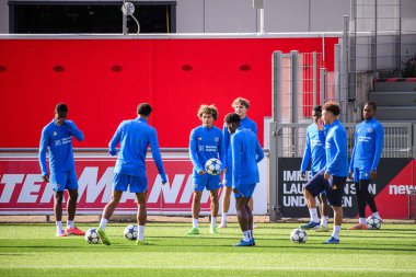 LEVERKUSEN, ALMANY - 4 Kasım 2025: - UEFA Şampiyonlar Ligi, MD-1, Bayer 04 'ü Bayarena' da uygula.