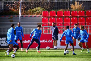 LEVERKUSEN, ALMANY - 4 Kasım 2025: - UEFA Şampiyonlar Ligi, MD-1, Bayer 04 'ü Bayarena' da uygula.