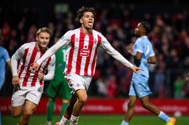 COLOGNE, GERMANY - 5 Kasım 2025: Alessandro Puzzo, gol - Franz Kremer Stadyumu 'nda UEFA Gençlik Ligi 1.FC Koeln' e karşı Racing FC.