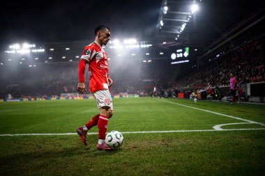 Mainz, Almanya - 6 Kasım 2025: Paul Nebel - UEFA Konferans Ligi 1 'in futbol maçı. FSV Mainz 05, Mewa Arena 'da ACF Fiorentina' ya karşı.
