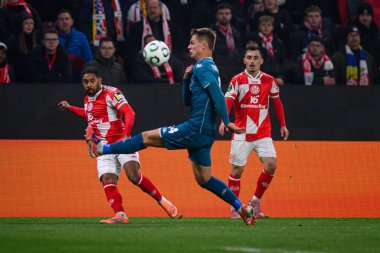 MAINZ, Almanya - 6 Kasım 2025: Arnaud Nordin - UEFA Konferans Ligi 1 'in futbol maçı. FSV Mainz 05, Mewa Arena 'da ACF Fiorentina' ya karşı.