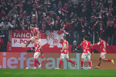 Mainz, Almanya - 6 Kasım 2025: Benedict Hollerbach, gol UEFA Konferans Ligi 1 'in futbol maçı. FSV Mainz 05, Mewa Arena 'da ACF Fiorentina' ya karşı.