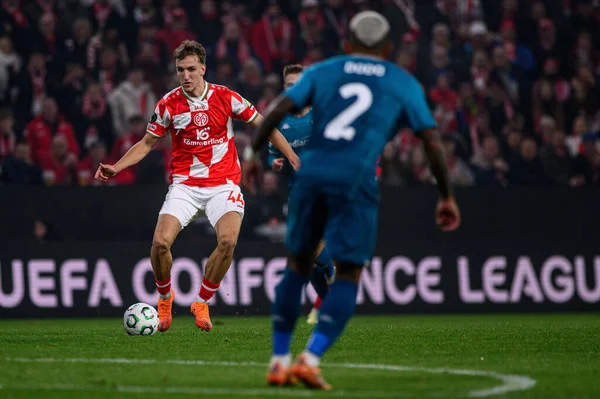 MAINZ, GERMANY - 6 Kasım 2025: Nelson Weiper - UEFA Konferans Ligi 1 'in futbol maçı. FSV Mainz 05, Mewa Arena 'da ACF Fiorentina' ya karşı.