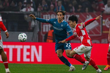 Mainz, Almanya - 6 Kasım 2025 UEFA Konferans Ligi 1 'in futbol maçı. FSV Mainz 05, Mewa Arena 'da ACF Fiorentina' ya karşı.