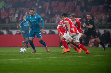 Mainz, Almanya - 6 Kasım 2025 UEFA Konferans Ligi 1 'in futbol maçı. FSV Mainz 05, Mewa Arena 'da ACF Fiorentina' ya karşı.