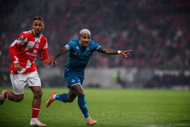 Mainz, Almanya - 6 Kasım 2025 UEFA Konferans Ligi 1 'in futbol maçı. FSV Mainz 05, Mewa Arena 'da ACF Fiorentina' ya karşı.