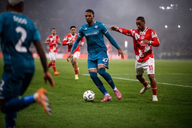 Mainz, Almanya - 6 Kasım 2025 UEFA Konferans Ligi 1 'in futbol maçı. FSV Mainz 05, Mewa Arena 'da ACF Fiorentina' ya karşı.