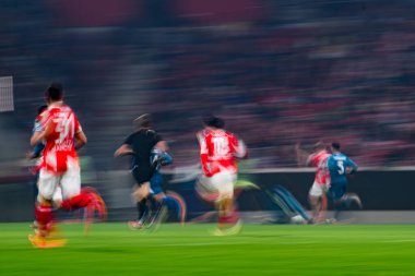 Mainz, Almanya - 6 Kasım 2025 UEFA Konferans Ligi 1 'in futbol maçı. FSV Mainz 05, Mewa Arena 'da ACF Fiorentina' ya karşı.