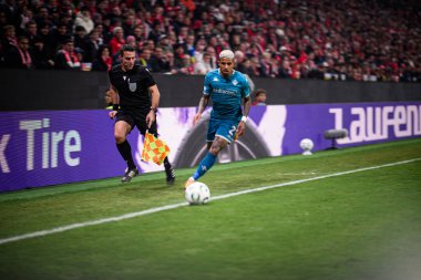 Mainz, Almanya - 6 Kasım 2025 UEFA Konferans Ligi 1 'in futbol maçı. FSV Mainz 05, Mewa Arena 'da ACF Fiorentina' ya karşı.