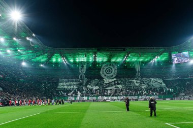 MOENCHENGLADBACH, GERMANY - 8 NOVEMBER, 2025: Koreografi, perfomanlar, hayranlar - Bundesliga Borussia Moenchengladbach-1 futbol maçı. FC Koeln Borussia Parkı 'nda. 