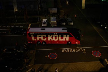 MOENCHENGLADBACH, GERMANY - 8 Kasım 2025: Otobüs - Bundesliga Borussia Moenchengladbach 1. FC Koeln Borussia Parkı 'nda. 