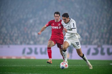 MOENCHENGLADBACH, GERMANY - 8 Kasım 2025: Jakub Kaminski, Florian Neuhaus - Bundesliga Borussia Moenchengladbach - 1. FC Koeln Borussia Parkı 'nda. 