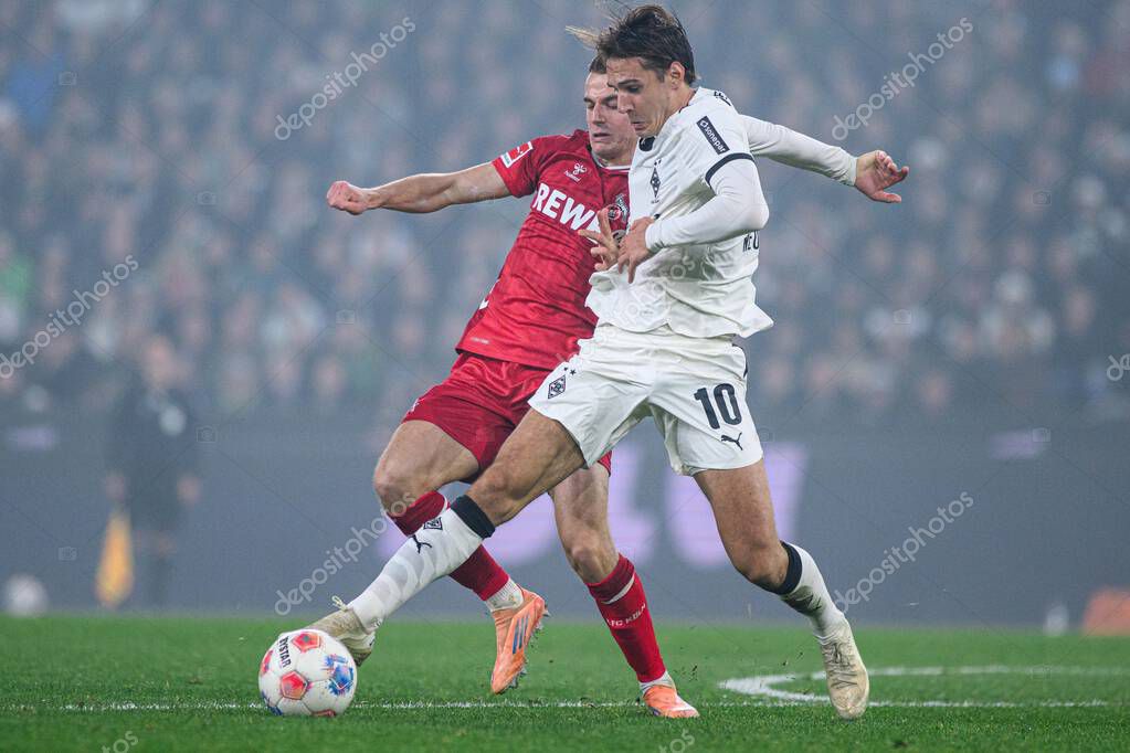 MOENCHENGLADBACH, GERMANY - 8 NOVEMBER, 2025: Jakub Kaminski, Florian Neuhaus - The football match of Bundesliga Borussia Moenchengladbach vs 1. FC Koeln at Borussia Park.
