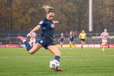 COLOGNE, ALMANY - 9 Kasım 2025: Jill Janssens - Frauen Bundesliga 1 'in futbol maçı. FC Koeln, Franz Kremer Stadyumu 'nda TSG Hoffenheim' a karşı.. 