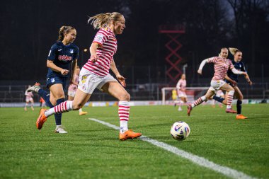 COLOGNE, ALMANY - 9 Kasım 2025: Pauline Bremer - Frauen Bundesliga 1 'in futbol maçı. FC Koeln, Franz Kremer Stadyumu 'nda TSG Hoffenheim' a karşı.. 