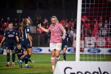 COLOGNE, ALMANY - 9 Kasım 2025: Pauline Bremer - Frauen Bundesliga 1 'in futbol maçı. FC Koeln, Franz Kremer Stadyumu 'nda TSG Hoffenheim' a karşı.. 