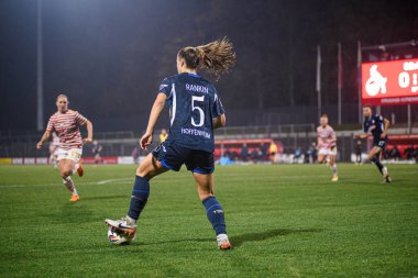COLOGNE, ALMANY - 9 Kasım 2025: Jamilla Rankin - Frauen Bundesliga 1 'in futbol maçı. FC Koeln, Franz Kremer Stadyumu 'nda TSG Hoffenheim' a karşı.. 