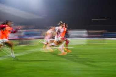 COLOGNE, ALMANY - 9 Kasım 2025: Vanessa Leimenstoll - Frauen Bundesliga 1 'in futbol maçı. FC Koeln, Franz Kremer Stadyumu 'nda TSG Hoffenheim' a karşı.. 