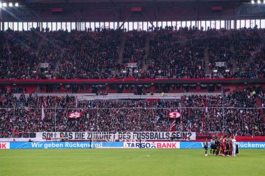 DÜKSELDORF, GERMANY - 22 Kasım 2025: - Futbol maçı Bundesliga 2 Fortuna Duesseldorf - 1. Merkur Spiel Arena 'daki FC Magdeburg.
