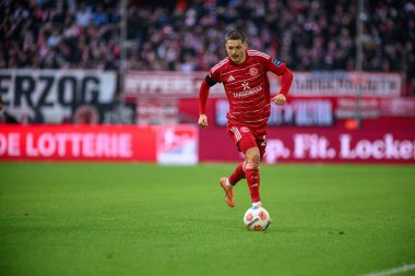 DÜKSELDORF, GERMANY - 22 Kasım 2025: Florent Muslija - Futbol maçı Bundesliga 2 Fortuna Duesseldorf - 1. Merkur Spiel Arena 'daki FC Magdeburg.