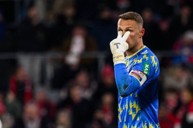 COLOGNE, GERMANY - 22 NOVEMBER, 2025: Marvin Schwaebe - 1.FC Koeln-SG Eintracht Frankfurt maçı Rhein Energie Stadion 'da.