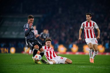 COLOGNE, GERMANY - 22 NOVEMBER, 2025: Mario Gotze, Jan Thielmann - Bundesliga 1.FC Koeln-SG Eintracht Frankfurt maçı Rhein Enerji Stadyumu 'nda.
