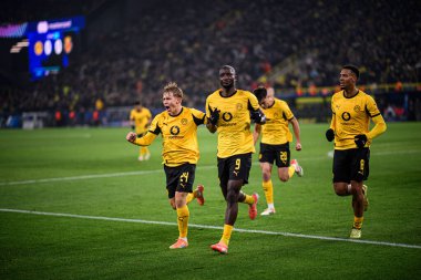 DORTMUND, GERMANY - 25 NOVEMBER, 2025: Daniel Svensson, Serhou Guirassy, Felix Nmecha\, gol - UEFA Şampiyonlar Ligi maçı Borussia Dortmund vs Villarreal CF.