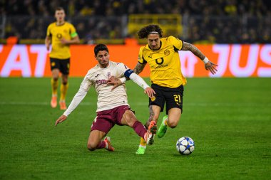 DORTMUND, GERMANY - 25 NOVEMBER, 2025: Fabio Silva, Santiago Comesana - UEFA Şampiyonlar Ligi maçı Borussia Dortmund - Villarreal CF Signal Iduna Park 'ta.