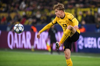 DORTMUND, GERMANY - 25 Kasım 2025: Daniel Svensson - UEFA Şampiyonlar Ligi maçı Borussia Dortmund 'a karşı Signal Iduna Park' ta Villarreal CF.