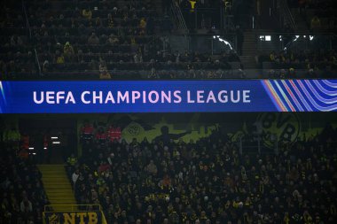 DORTMUND, GERMANY - 25 Kasım 2025 UEFA Şampiyonlar Ligi maçı Borussia Dortmund - Villarreal CF 'e karşı Signal Iduna Park.