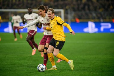 DORTMUND, GERMANY - 25 Kasım 2025: Julian Brandt - UEFA Şampiyonlar Ligi maçı Borussia Dortmund 'a karşı Signal Iduna Park' ta Villarreal CF.