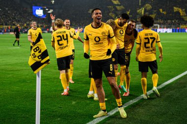 DORTMUND, GERMANY - 25 NOVEMBER, 2025: Felix Nmecha and Team Borussia, kutlama golü - UEFA Şampiyonlar Ligi maçı Borussia Dortmund vs Villarreal CF at Signal Iduna Park.