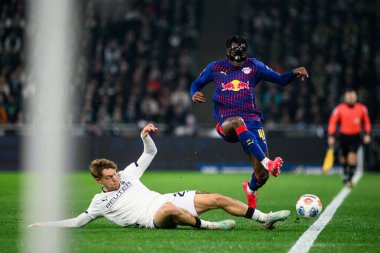MOENCHENGLADBACH, ALMANY - 28 Kasım 2025: Joe Scally, Yan Diomande - 1. Bundesliga futbol maçı Borussia Moenchengladbach Borussia Park 'ta RB Leipzig' e karşı..