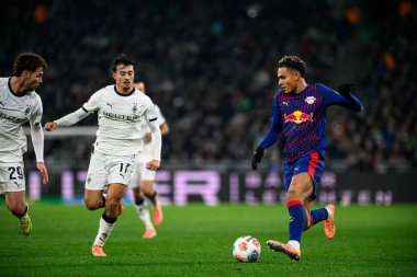 MOENCHENGLADBACH, ALMANY - 28 Kasım 2025: Antonio Nusa, Jens Castrop - 1. Bundesliga futbol maçı Borussia Moenchengladbach Borussia Park 'ta RB Leipzig' e karşı..