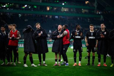 MOENCHENGLADBACH, GERMANY - 2 Aralık 2025: maçtan sonra, St. Pauli takımı - DFB Pokal, Almanya Kupası, Borussia-St.Pauli maçı Borussia Park 'ta.