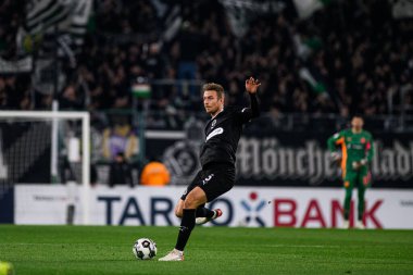 MOENCHENGLADBACH, GERMANY - 2 ARALIK 2025: Hauke Wahl - DFB Pokal, Alman Kupası, Borussia - St.Pauli maçı Borussia Park.