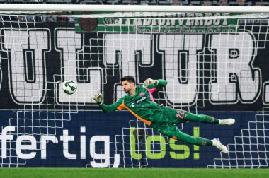 MOENCHENGLADBACH, GERMANY - 2 ARALIK 2025: Nikola Vasilj - DFB Pokal, Almanya Kupası, Borussia - St.Pauli maçı Borussia Park.