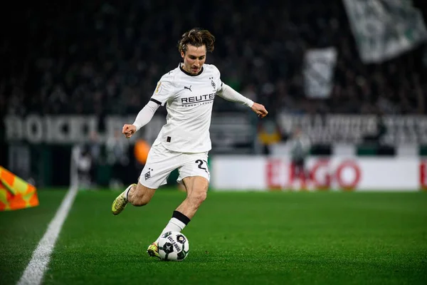 MOENCHENGLADBACH, GERMANY - 2 ARALIK 2025: Rocco Reitz - DFB Pokal, Alman Kupası, Borussia - St.Pauli maçı Borussia Park.