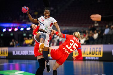 DORTMUND, Almanya - 3 Aralık 2025: Nenganga Vilma Pegado - Kadınlar Hentbol Dünya Şampiyonası 2025 Westfallenhalle 'de.