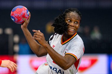 DORTMUND, Almanya - 3 Aralık 2025: Nenganga Vilma Pegado - Kadınlar Hentbol Dünya Şampiyonası 2025 Westfallenhalle 'de.